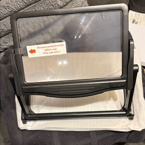 Black Magnifying Glass Stand for Home Office